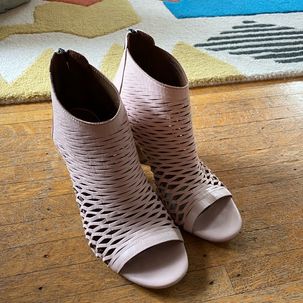 Size 37 Bueno Pink Leather Zola Peep Toe Bootie